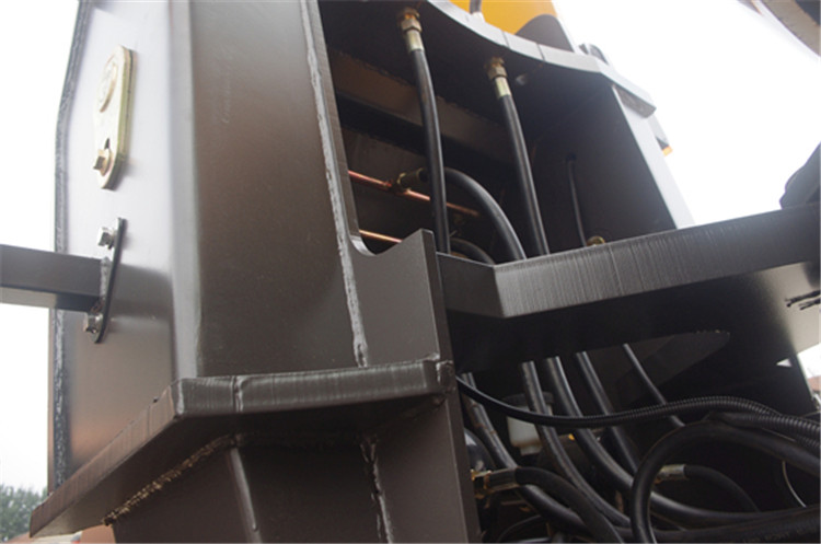 小型裝載機細節(jié)圖